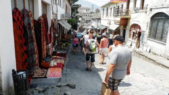 Studimi, ja sa shpenzuan turistet e huaj ne Shqiperi per 2017